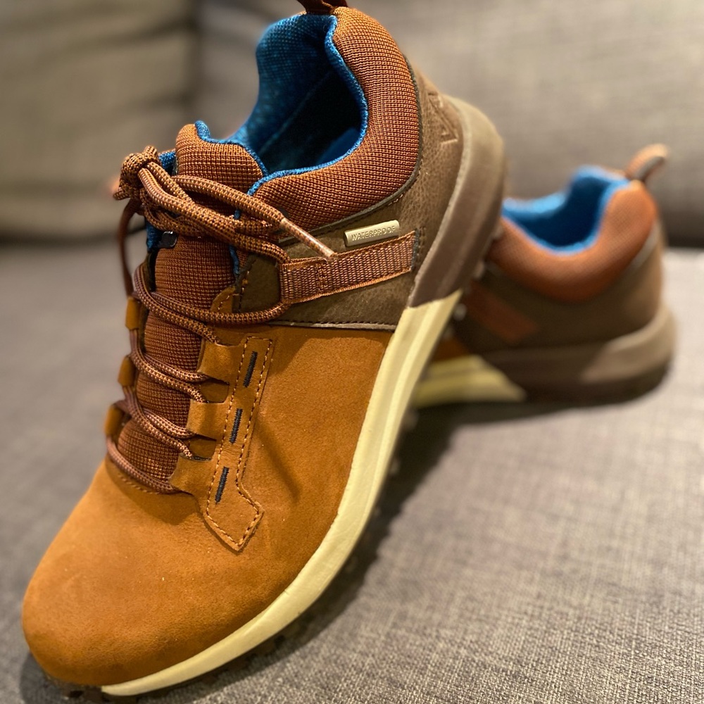 Foresake Range low hiking shoes sz9
